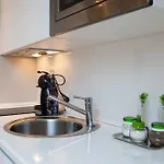 ゲストハウス ラウラ ラックス スイーツ