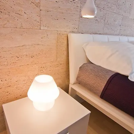 Guest house Laura Lux 4*