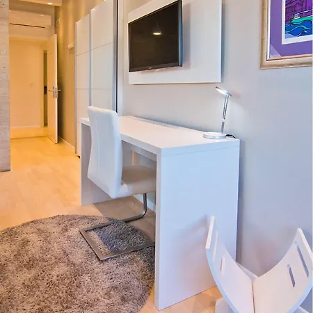 Gostinjska kuća Laura Lux 4*