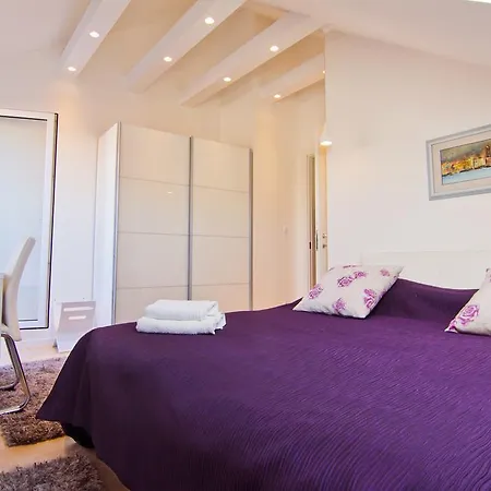 Laura Lux Gostinjska kuća 4*