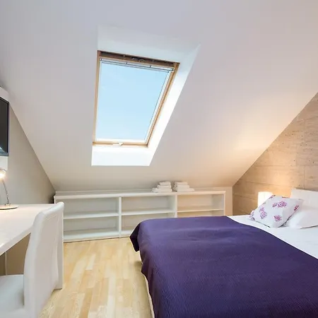 Laura Lux Gostinjska kuća 4*