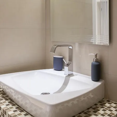 Laura Lux Guest house 4*
