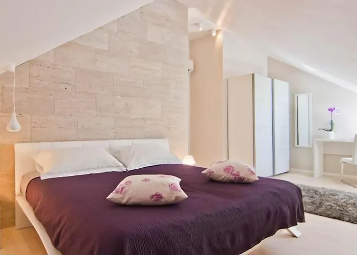 Laura Lux Guest house