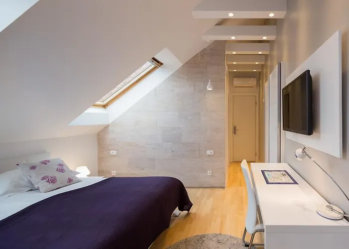 Laura Lux Guest house