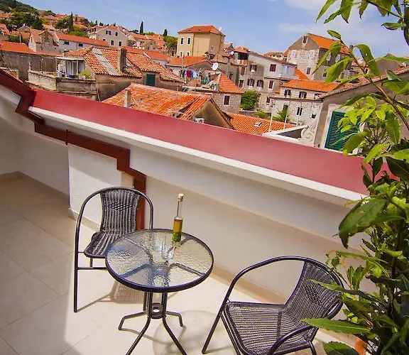 Laura Lux Guest house 4*