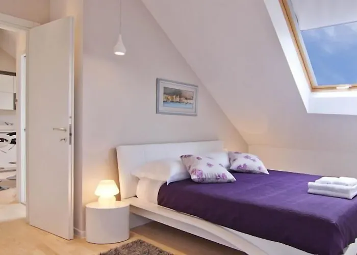 Laura Lux Guest house