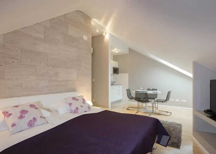 Laura Lux Guest house 4*