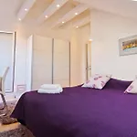 Laura Lux Pensjonat 4*