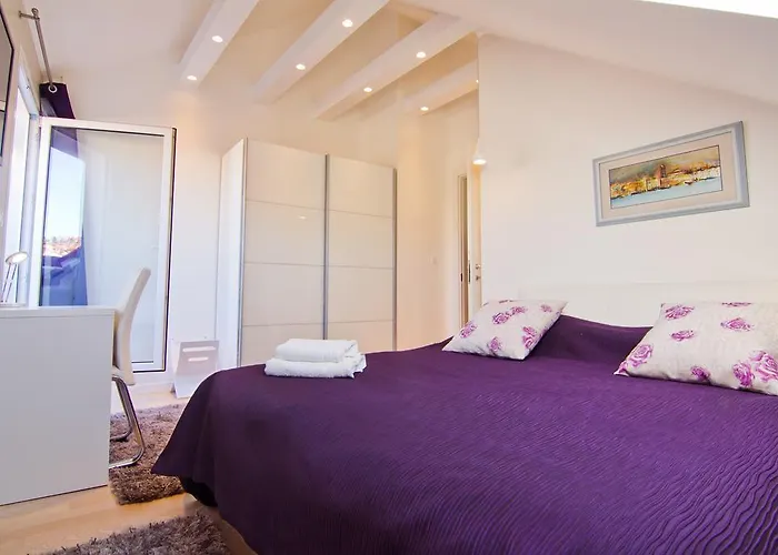 Laura Lux Pensionat 4*